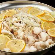 全席半個室の掘り炬燵！2名席、4名席、6名席とすべて半個室での利用が可能です。　仲間内でゆっくりもつ鍋を楽しみませんか？　　飲み放題付きもつ鍋コースも4000円～ございます。