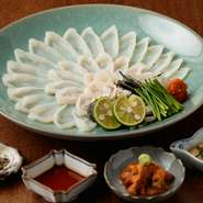 厚めのリッチな食感とタレの味のバリエーションが評判『てっさ』