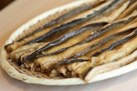 穴子のおいしさは鮮度で決まる! ふっくら炊かれて香ばしさも残る『穴子』