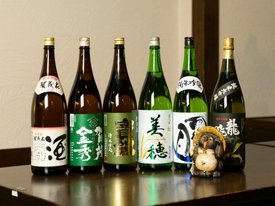 いくつかの酒を「飲み比べ」もできる。地酒を取り揃え