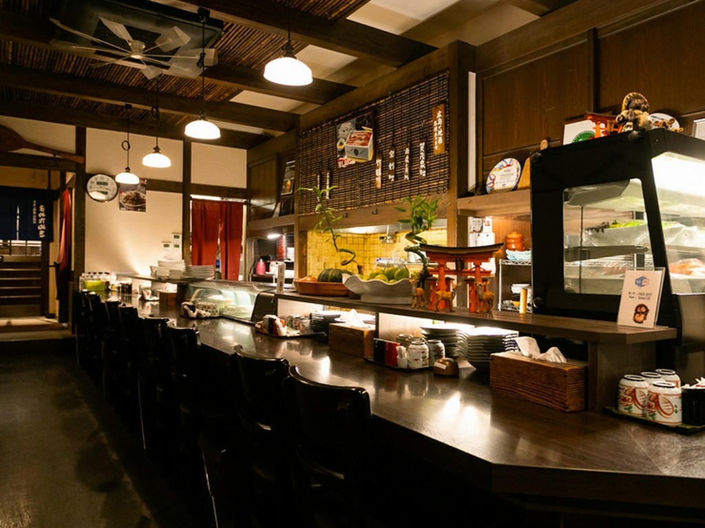 “ちょい飲み”利用もできる。気軽に立ち寄れる料理店