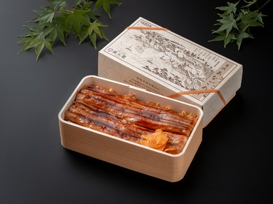 移動先でのお食事やお土産として「あなごめし弁当」もおすすめ