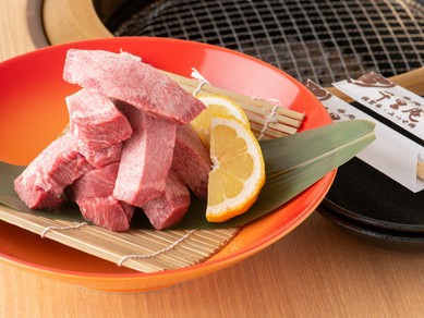 お肉に合うことを基準に取り揃え。多彩なドリンクラインナップ