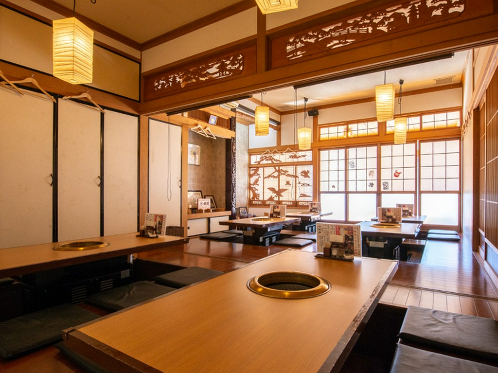 落ち着いた雰囲気。日本家屋をリノベーションした一軒家焼肉店