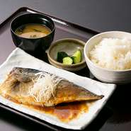 濃厚味噌味のたれをご飯にかけてもう1杯！