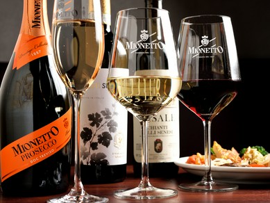 ワインにもワインを注ぐグラスにもこだわる