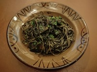 墨のしっかり入った甲イカを柔らかく煮込んでいます