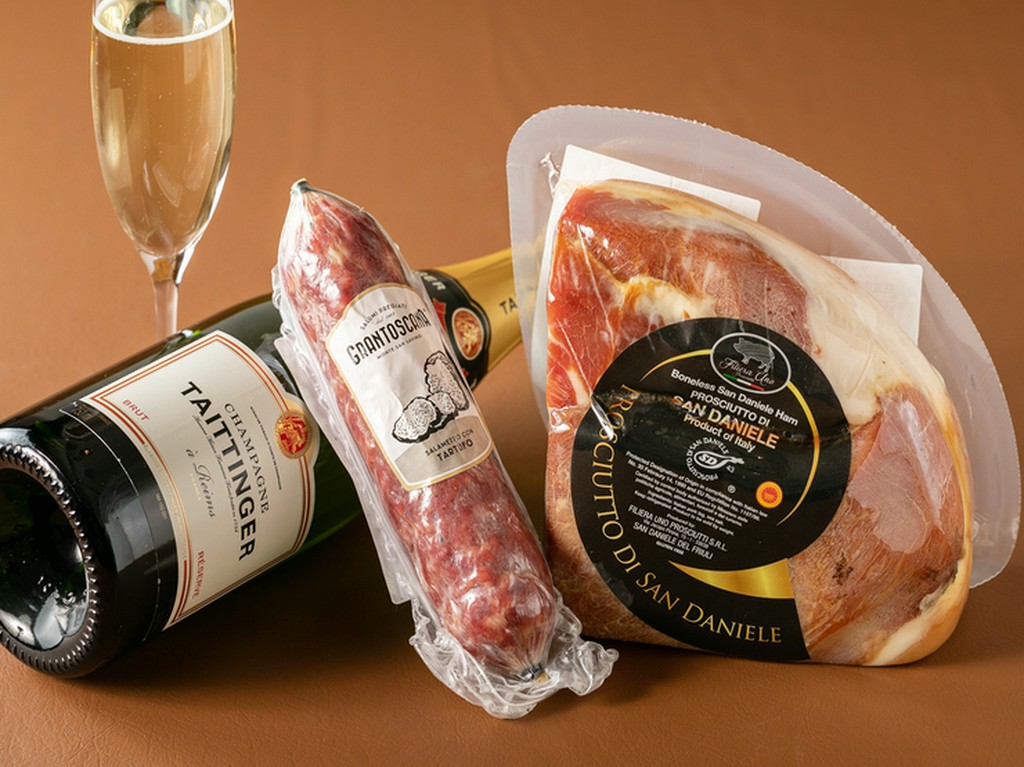 グラスワインは、赤白スパークリング合わせて常時5種類