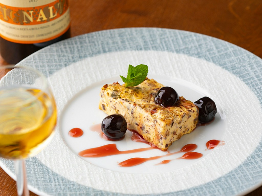 デザートワインと合う『キャラメリゼしたナッツのセミブレッド』