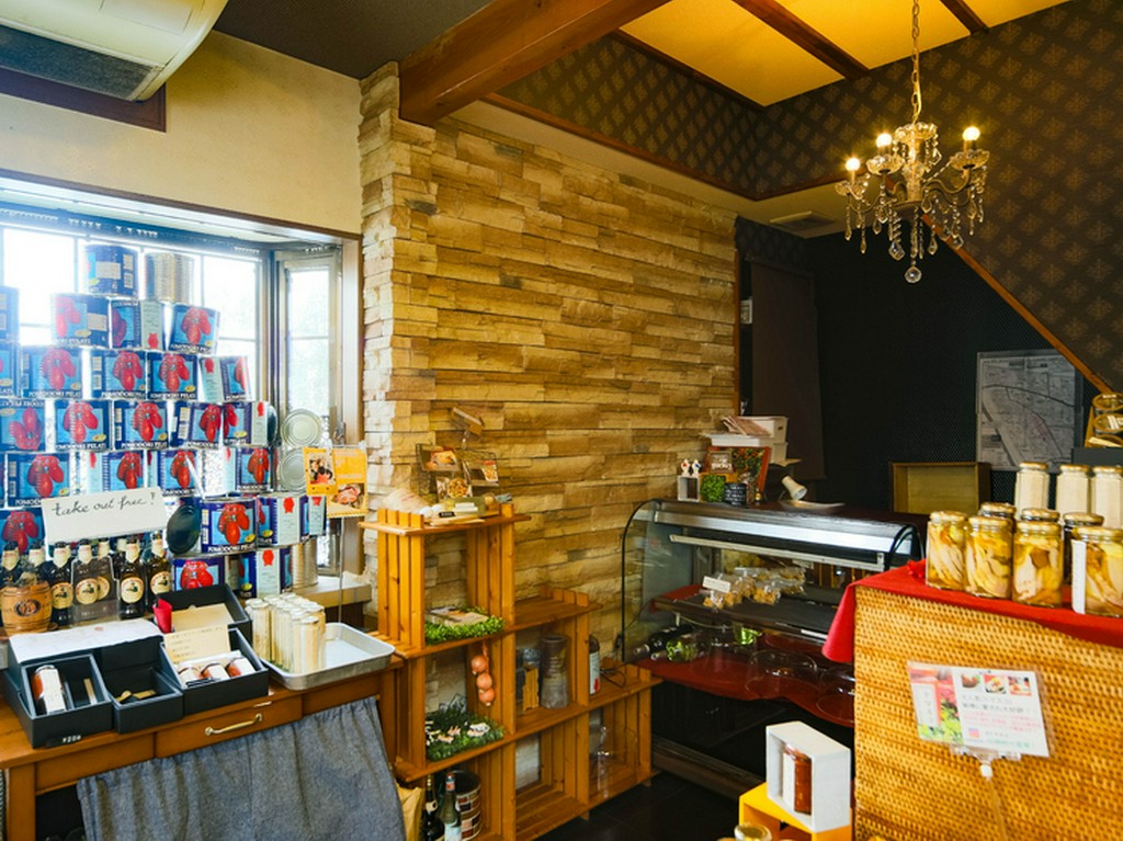 物販を行っています。テイクアウト可能なケーキなども