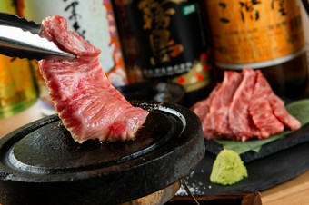 希少部位を石焼で香ばしく『黒毛和牛のざぶとんステーキ』