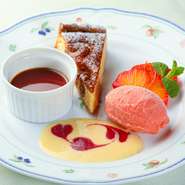 最後のひとときまで満足させるデザート。写真は『ドライイチジクのタルト』『黒砂糖のポード・ド・クレーム』『オレンジオリエンタル』『ミックスフルーツのシャーベット』。