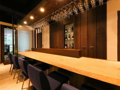 お1人さまランチにオススメのカウンター席も完備