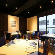 フランス料理がはじめての方でも気兼ねなく足を運べる【VisーaーVis】。いつもよりちょっと背伸びした大人のデートをしたい、そんな恋人たちの想いにもしっかり向き合ってくれます。