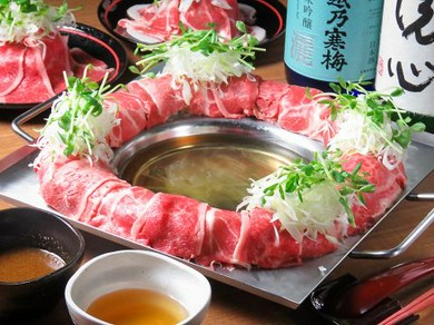 国産和牛と宮崎県産きじょん山豚を使ったしゃぶしゃぶ『炊き肉鍋』