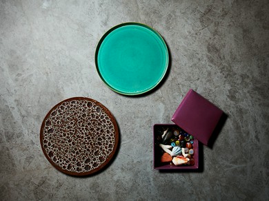 個性がありながらも、料理を引き立て美しく演出する器