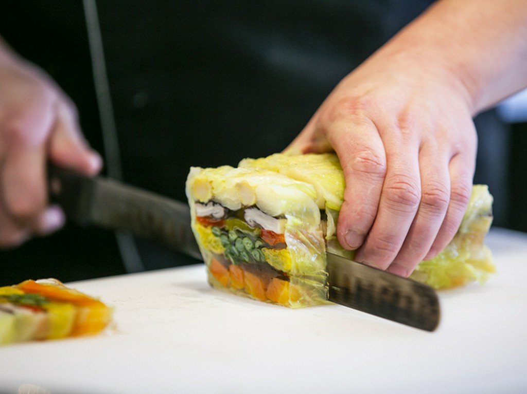 全15品でクオリティも大満足なおまかせコースのみを提供