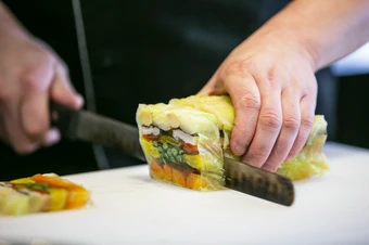 全15品でクオリティも大満足なおまかせコースのみを提供