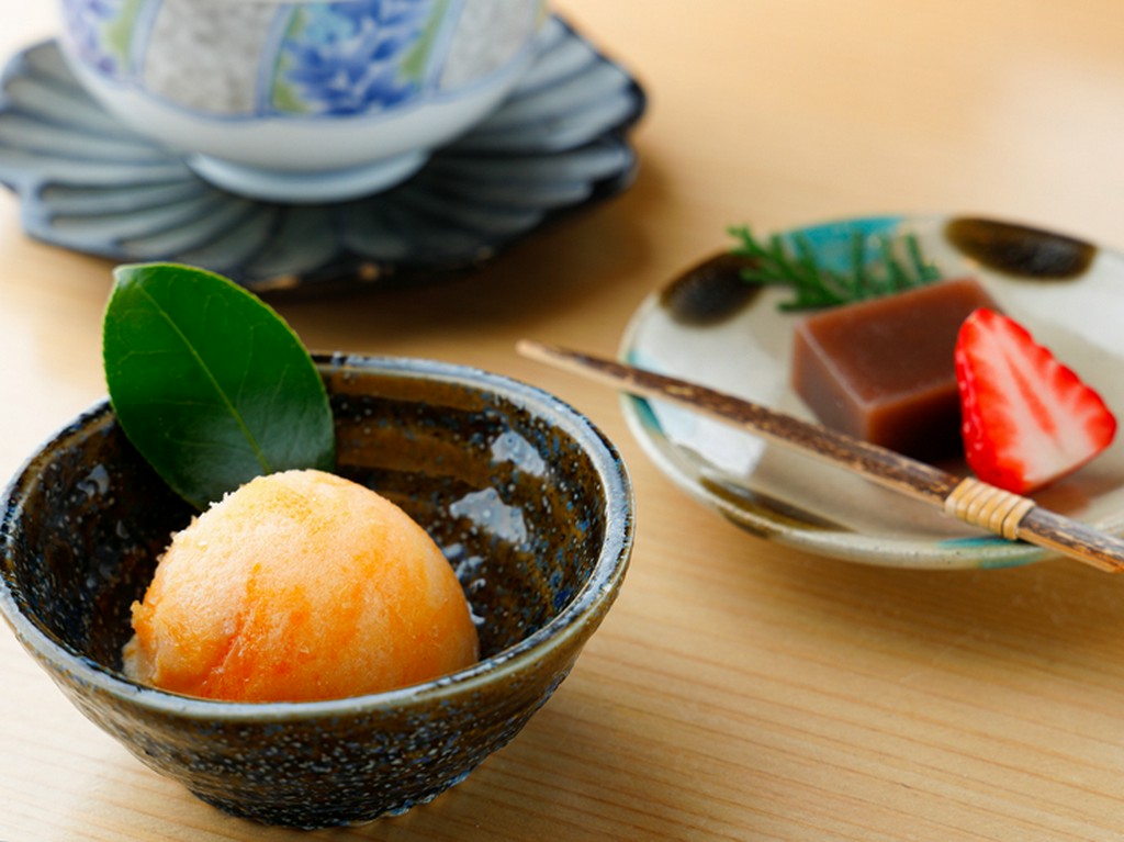 手づくりデザート2品の一例『紅茶の外郎』と『みかんとヨーグルトのシャーベット』