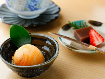 手づくりデザート2品の一例『紅茶の外郎』と『みかんとヨーグルトのシャーベット』