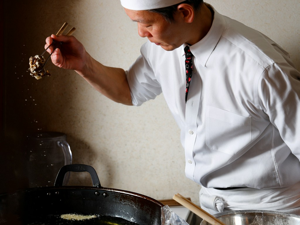 食材について丁寧に説明し、その奥深い魅力や美味しさを伝えたい