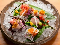 その日、その時季の季節の魚介をたっぷり堪能できる『造り盛合せ』