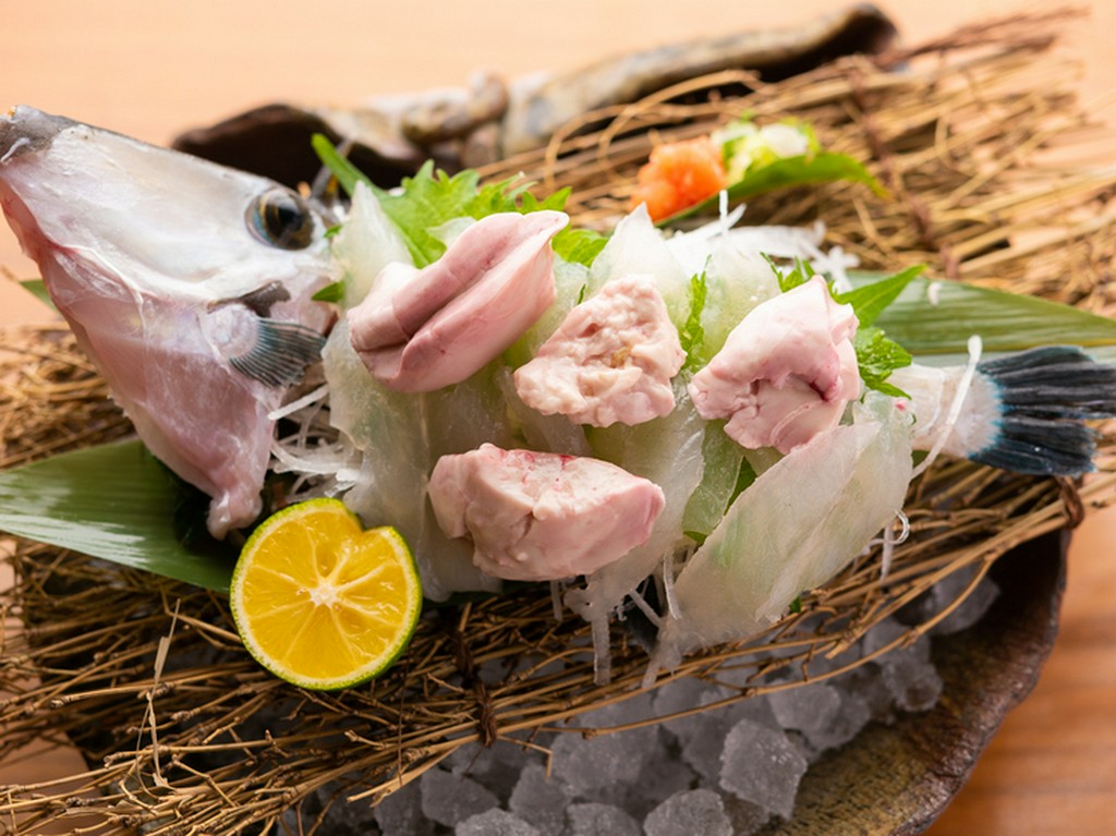 新鮮な肝のおいしさまで味わえる『活はげ造り』