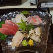 宮城県を始め、全国各地の新鮮魚介をお造りで堪能できます。料理人の確かな目利きによる旬の魚は絶品です。
