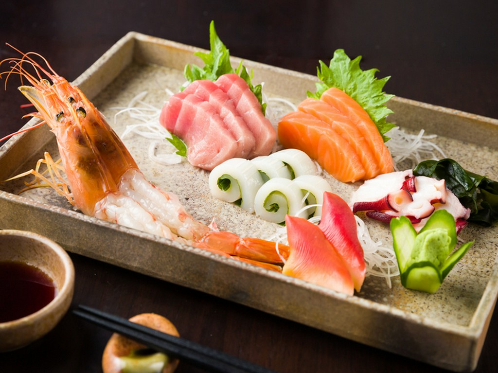 刺身盛り合わせ