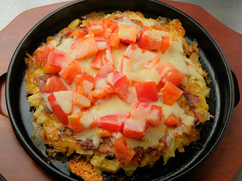 とろ～りとろけるチーズとフレッシュトマトが絶品！『トマトチーズ玉』