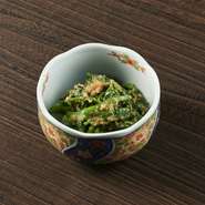 麻布しき人気の自家製の胡麻和えです。