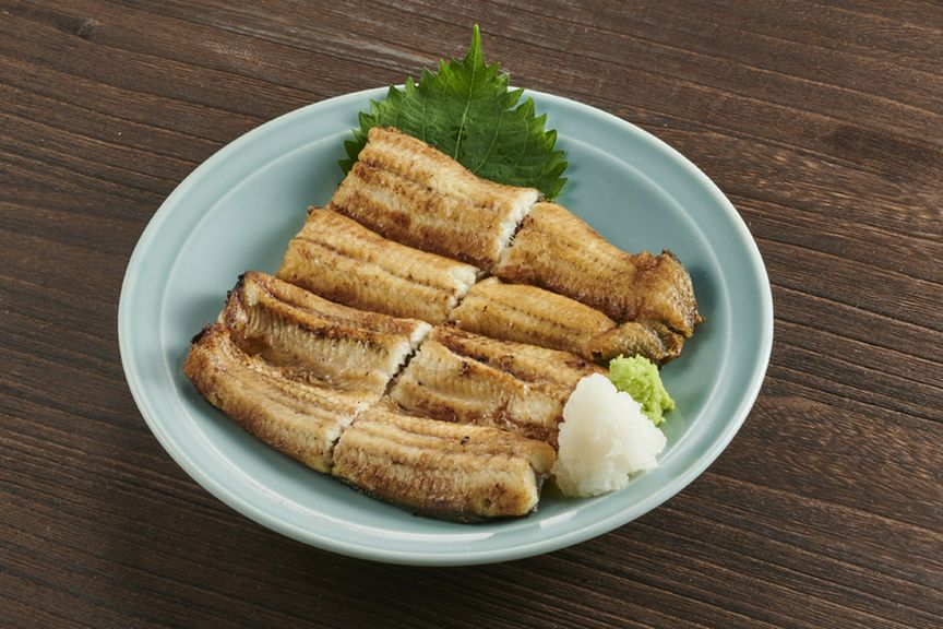 蒸さずに仕上げて本焼き。濃厚な旨味が楽しめる『うなぎ白焼き』