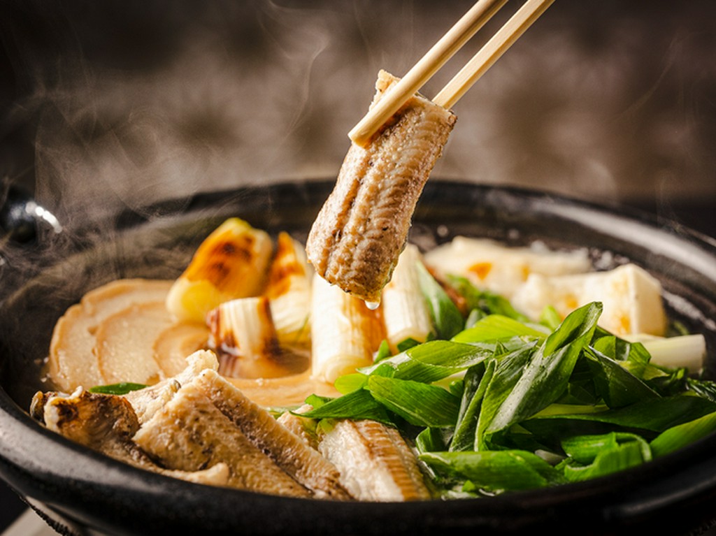 う鍋、ふぐちりと鍋料理も人気
