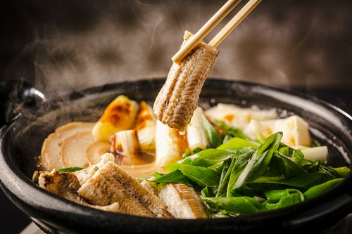 う鍋、ふぐちりと鍋料理も人気