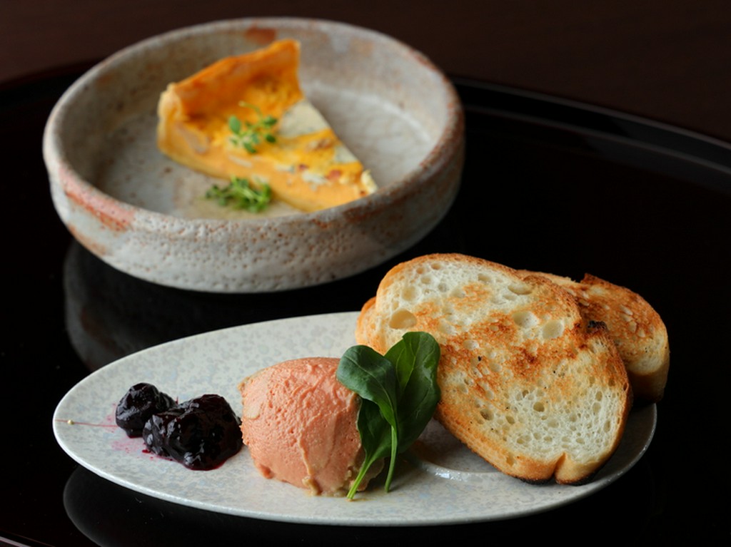 クリームのような軽く滑らかな舌触り『鶏白レバーのパテ』