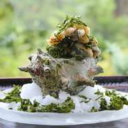 会席コースにてご提供しております。