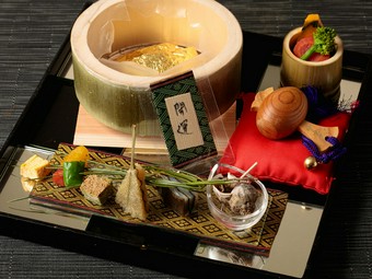 ゲストの嗜好に合わせられる、さまざまな種類の「コース料理」が存在