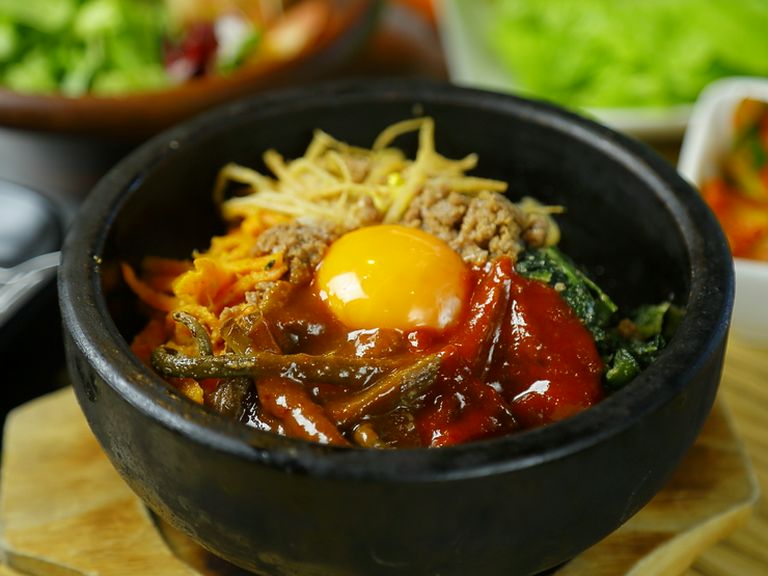 『お気軽コース』から注文可能な石焼ビビンバ