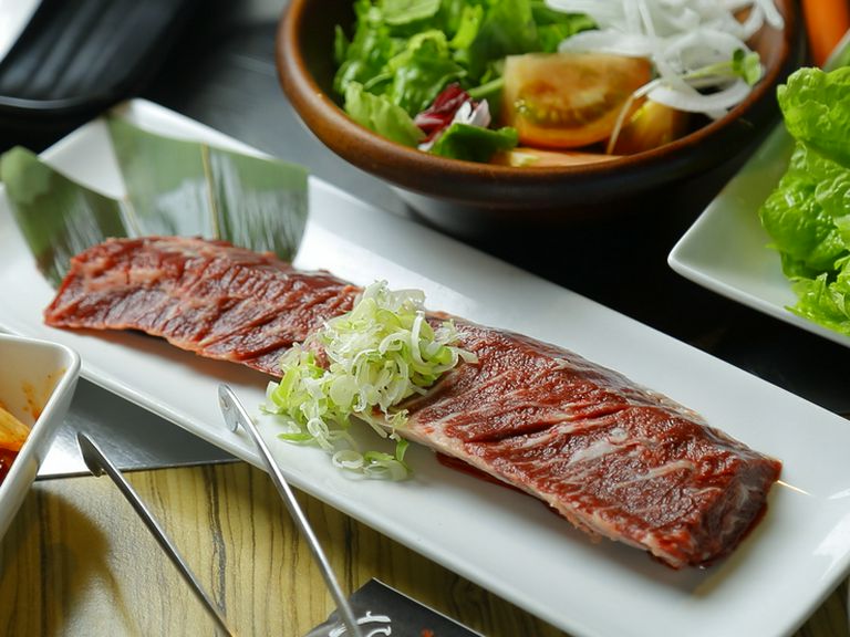 『和牛満足コース』から注文できる牛一本焼き