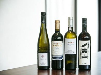 かの名ソムリエが篠原氏の料理に合わせセレクトした厳選ワイン