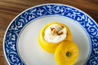 コースの一品目、挨拶がわりとして登場するシグニチャー『葛の杏仁豆腐』