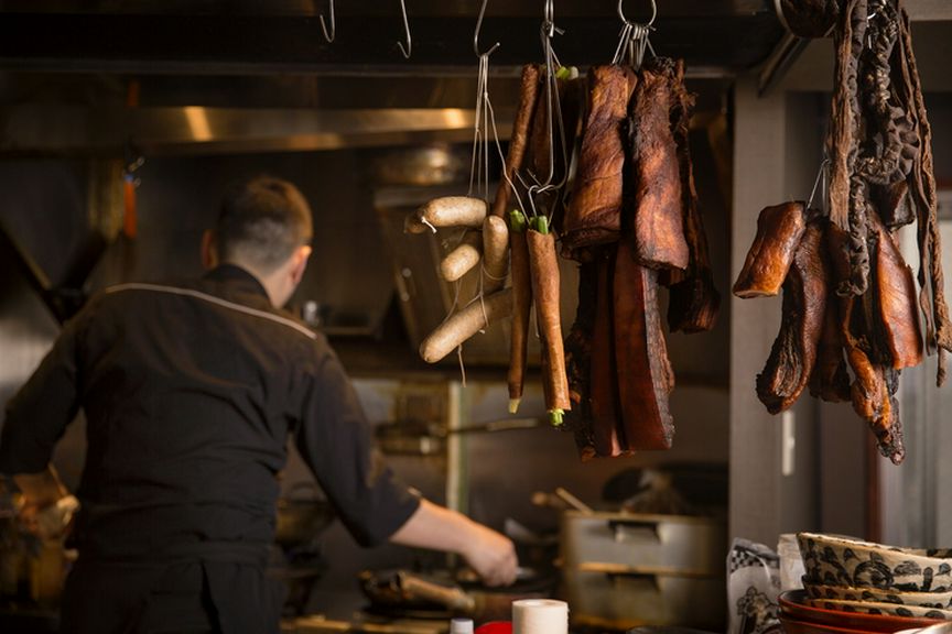 メインにはもちろん、調味料としての役割もあるシャルキュトリ