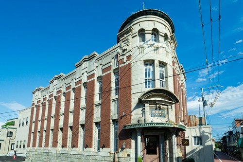 大正10年築の歴史的建築物を改装し、レストランに