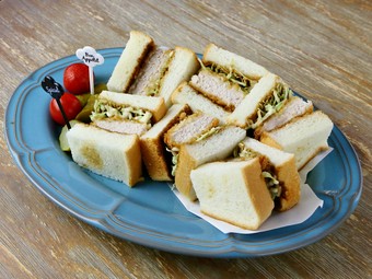 人気ナンバーワンの食事メニュー！　ボリューム満点の『カツサンド』