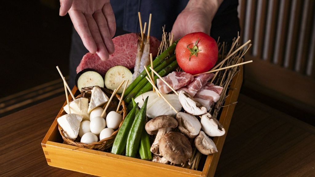 厳選した旬の素材を使用した【ひなた】の創作串揚げ