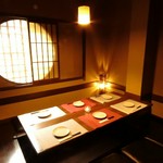 テーブル、掘り炬燵、お座敷、大広間など様々な個室で【姫路隠れ家個室居酒屋　旬の海鮮と本格串揚げ　ひなた】自慢の料理をお楽しみください！