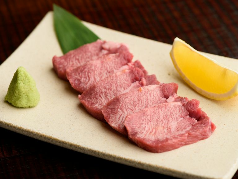 手切りだからこその、ほどよい厚みが魅力的『牛たん』