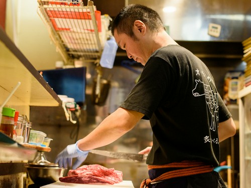 人びとに喜びを届けたいと料理の道へ進む