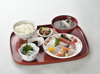 石川県産の旬魚を堪能できる『本日の刺身定食』