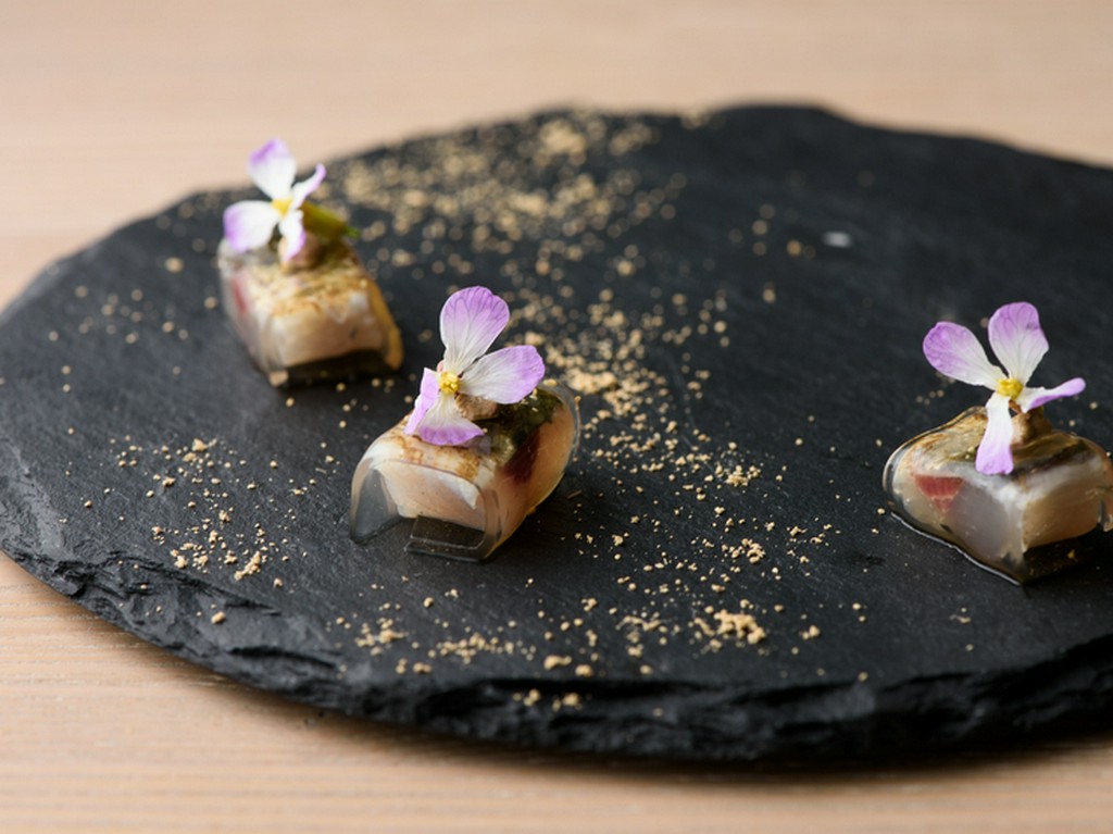 地元・富山の旬の食材を中心に。内から元気になる一皿を提供